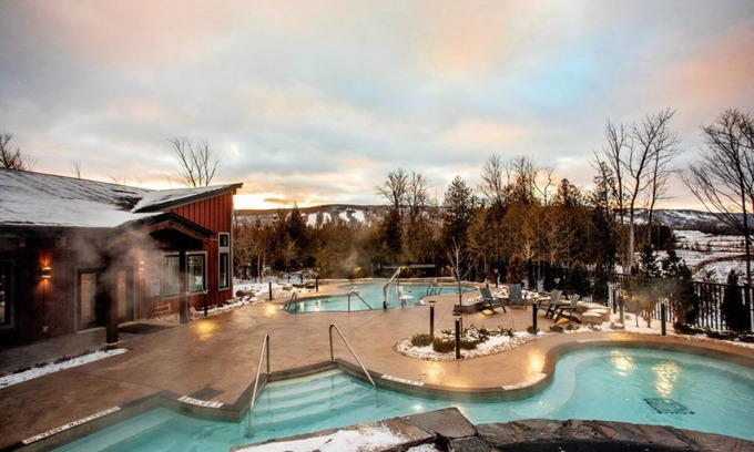 The Blue Mountains Casa | 1 minute from Blue Mountain Ski Resort Brand New Built Sep 23 Luxury Chalet Home