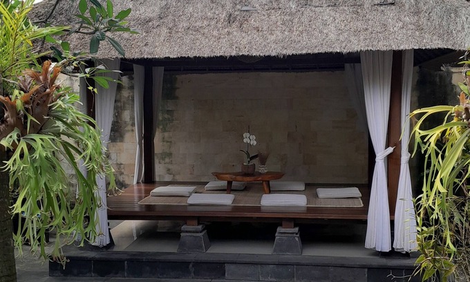 Batubulan Villa | 1 minute to the zoo! 2 Bedroom villa w/ private pool and gazebo