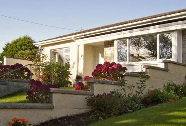 Angle Casa | 1 Mirehouse Place