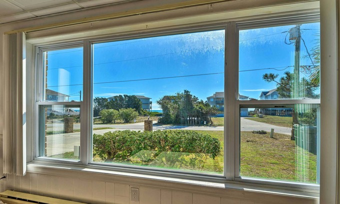 Emerald Isle Apartamento | ¡NUEVO! '1 Ocean Fun': Emerald Isle Apt, 30yds a BCH