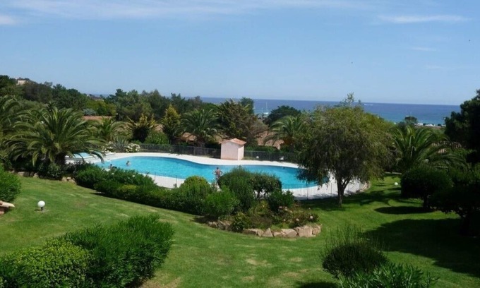 Favone Casa | 1 Residence Playa del Oro- Favone 1- Planta baja de tres habitaciones