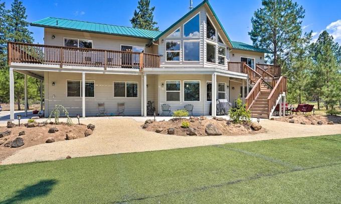 Deschutes River Woods Casa | 10-Acre Bend Home Less Than 4 Mi to Old Mill District