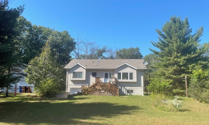 Oxford Casa | 10 Acre Grand Meadow Retreat