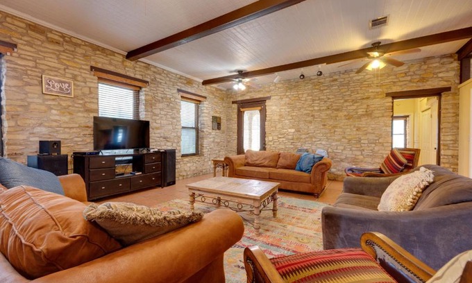 San Marcos Casa | 10-Acre San Marcos Vacation Rental about 6 Mi to TSU!