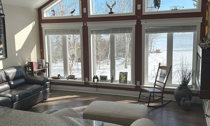 Huntington Casa | 10 acres all to yourself! Escape to our bungalow. Family and Pet friendly.