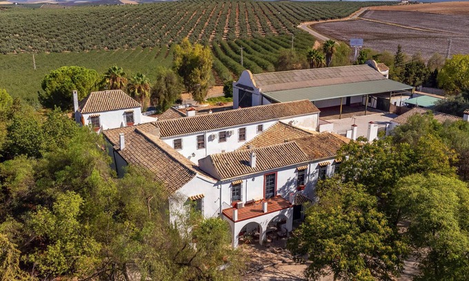 Santaella Casa | Impresionante casa de 10 habitaciones.