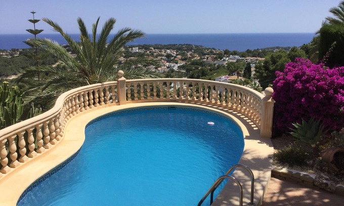 Benimeit Apartamento | ¡Ubicación! ¡Ubicación! ¡Ubicación!... Apartamento, piscina privada e impresionantes vistas al mar.