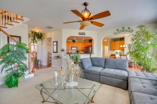 Jamestown Casa | 10 Mi to Dtwn Greensboro Family Gem with Yard