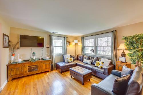 Leola Casa | 10 Mi to Dtwn Lancaster Charming Home with Yard!