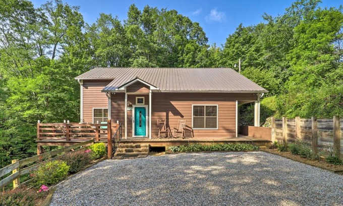 Newland Casa | 10 Mi to Grandfather Mountain Wolfe Creek Cabin