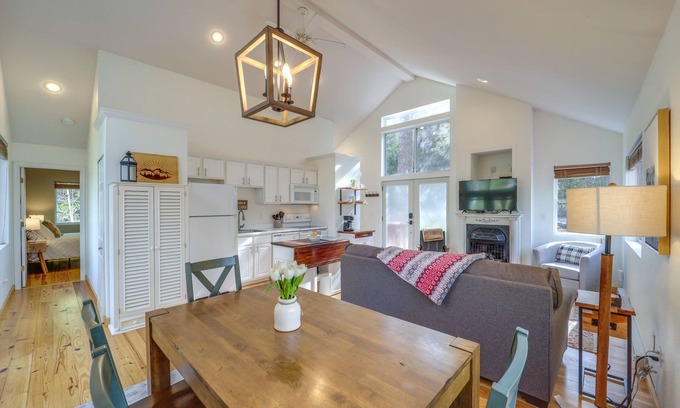 Newland Cabina | 10 Mi to Sugar Mountain: Cozy Newland Cabin!
