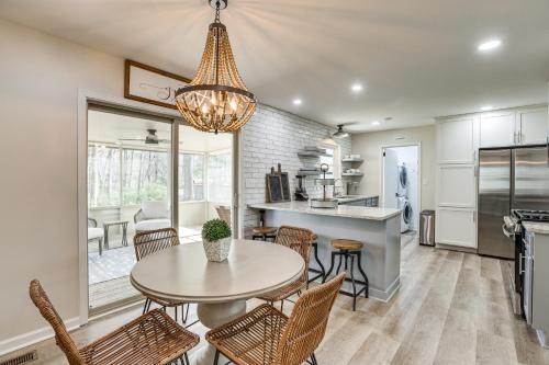 Fultondale Casa | 10 Mi to UAB Inviting Home with Free Parking and WiFi