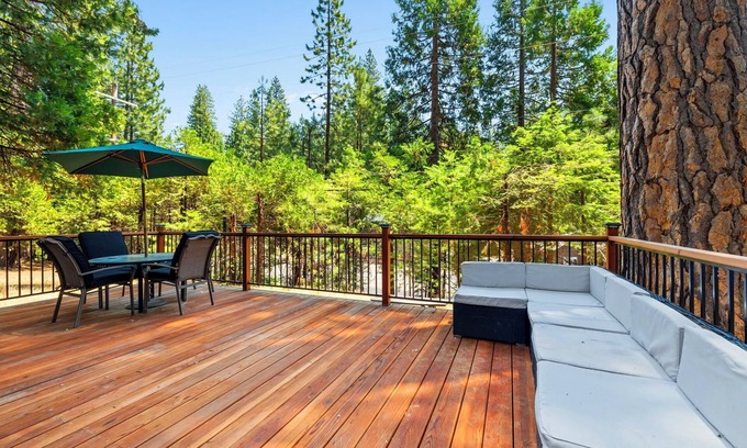 Long Barn Cabina | 10 miles to Pinecrest Lake, Self check-in
