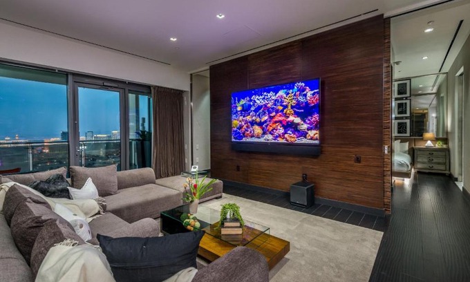 Las Vegas Apartamento | $10 million penthouse with jacuzzi on balcony