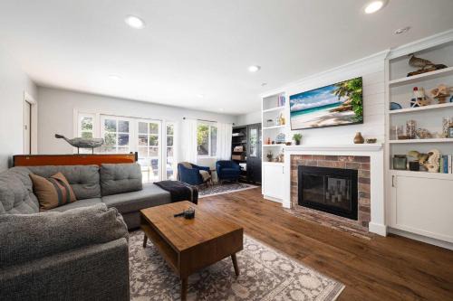 University City Casa | 10 min to Beach Central Villa