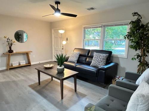 Southwest Raleigh Casa | 10 Min to Downtown - Desk - Fenced Yard - Wi-Fi