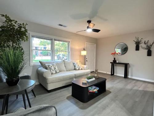 Southwest Raleigh Casa | 10 Min to Downtown - Smart Tvs - Fast Wi-Fi