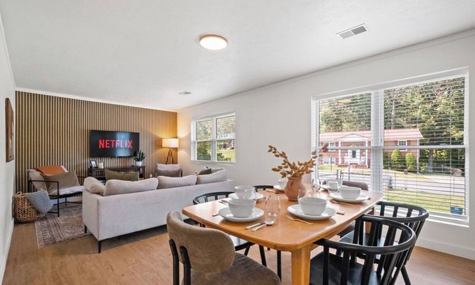 Summerlee Casa | Stylish NRG Retreat | >10 min Ace Resort | Firepit