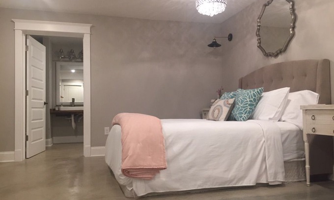 Napa Apartamento | 10 minutos a pie del centro de Napa. Estudio apto. Cama Queen 1 baño en casa victoriana.