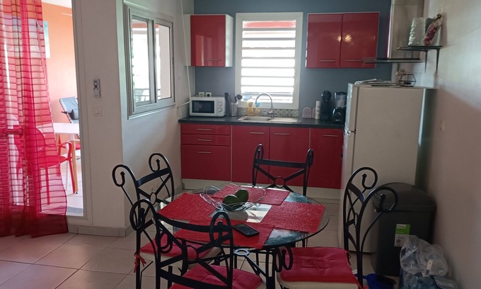 Pointe de la verdure Apartamento | 10 min walk to town, beaches and amenities! Ideally located apartment