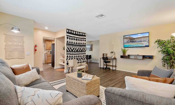 Indio Villa | 10 mins to Coachella - Pool/Spa, Billiards, Games