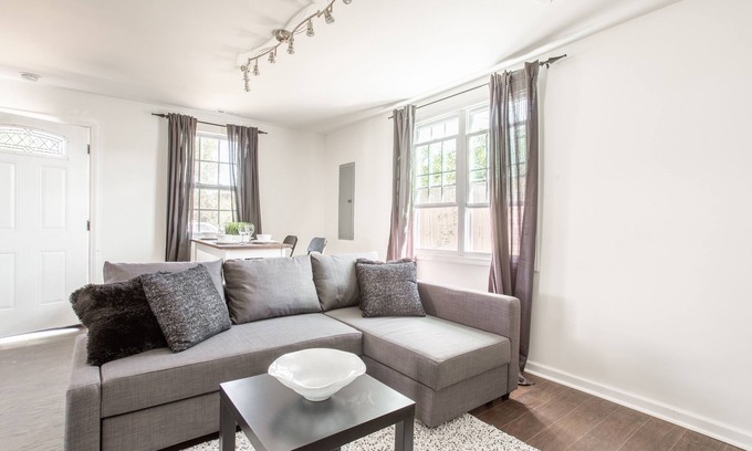 Woodbine Casa | 10 minutes from Downtown! Newly renovated, cozy space, home away from home