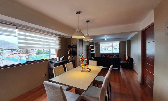 Cusco Apartamento | ¡A 10 minutos del centro! Elegante apartamento amplio con terraza privada