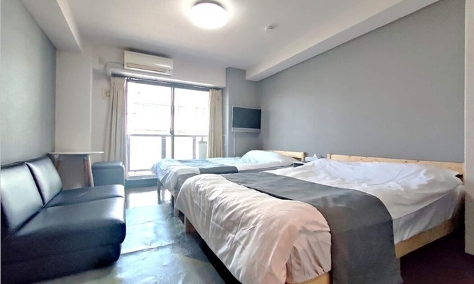 Naniwa Apartamento | 10 minutes from JR Namba Station and Subway/Hanshin Sakuragawa Station 5 minutes from JR Ashiwarabashi Station 4 minutes from supermarket One room on one floor, max. 5 people, elevator available, convenient to Namba, Dotonbori and Shinsaibashi