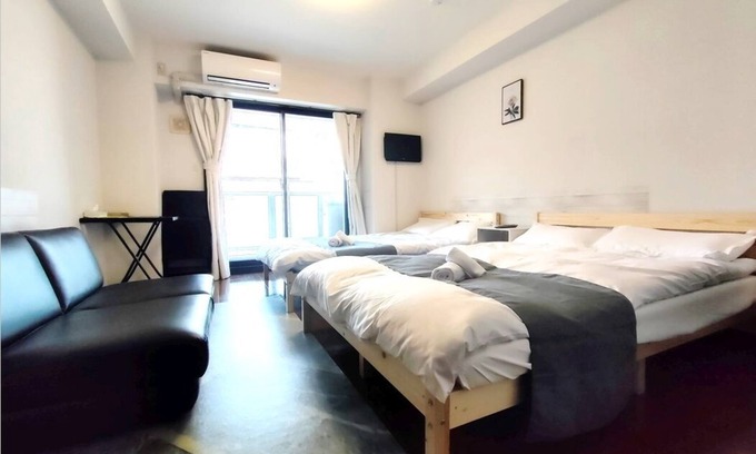Naniwa Apartamento | 10 minutes from JR Namba Station and Subway/Hanshin Sakuragawa Station 5 minutes from JR Ashiwarabashi Station 4 minutes from supermarket One room on one floor, max. 5 people, elevator available, convenient to Namba, Dotonbori and Shinsaibashi