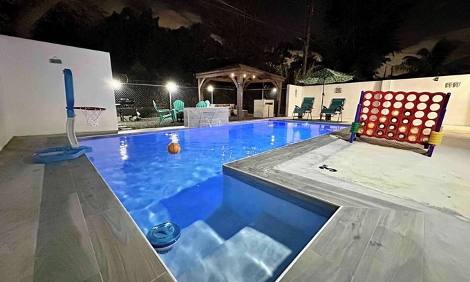 Cangrejo Arriba Casa | 10 minutes from the beach Isla Verde/San Juan