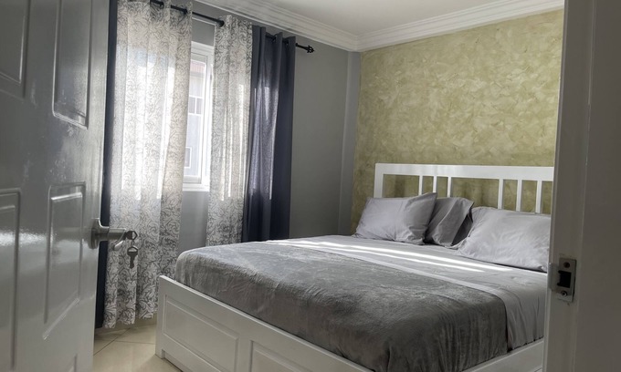 East Legon Apartamento | 10 minutes from the International airport. Family-friendly suite
