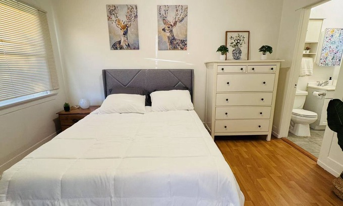 Central San Pedro Apartamento | 10 minutes to beach from 750A 9th St, All Inclusive Coastal Town of San Pedro CA