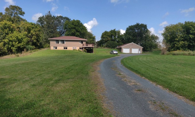 Amery Casa | 10 minutes to Casino! Cozy house in beautiful Wisconsin