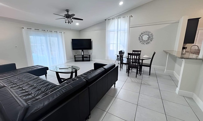 Indian Wells Casa | Big Pool & Backyard Central Located near Disney