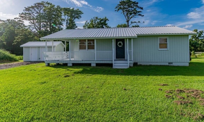Wanchese Cabaña | 10 Minutes to Manteo and 10 minutes to the beaches of Nags Head!