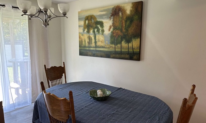Byron Casa | 10 Minutes to Mayo Clinic! Duplex in Small Town Byron, MN.