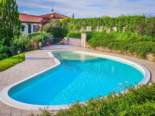 Salionze Apartamento | 10 minuti da Gardaland con Piscina e Giardino