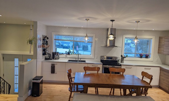Timberlea Casa | Brillante, tranquilo y pintoresco con una vista