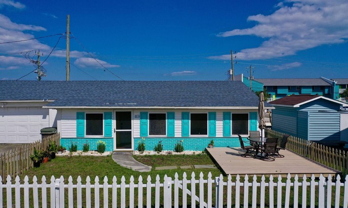 Kure Beach Casa | 10% Off Aug + Sept! Adorable Beach Cottage,1 Block from Kure Beach Pier, Dog Friendly, Fenced