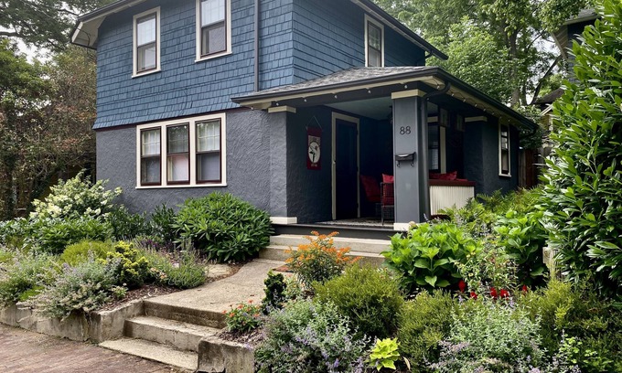 Historic Montford Casa | 10% off for October- December. Charming 2 Story House in Historic Montford.