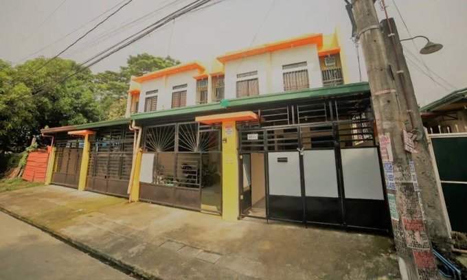 Las Pinas Casa | 10 Pax Home near Sipag Villar w Netflix Videoke