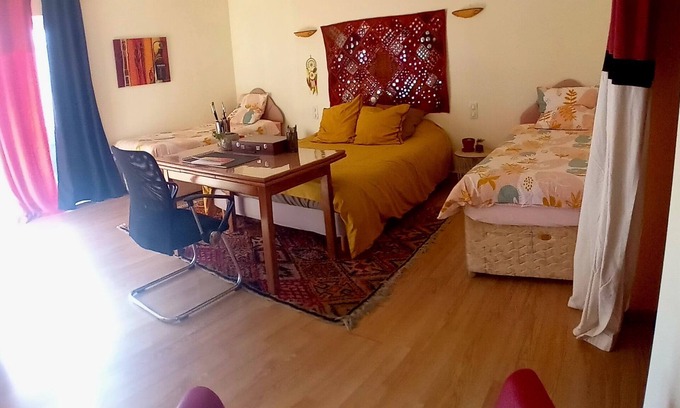 Les Touches-de-Perigny Casa | 10-person gîte with hiking trails, tennis, mini-golf, fishing pond.