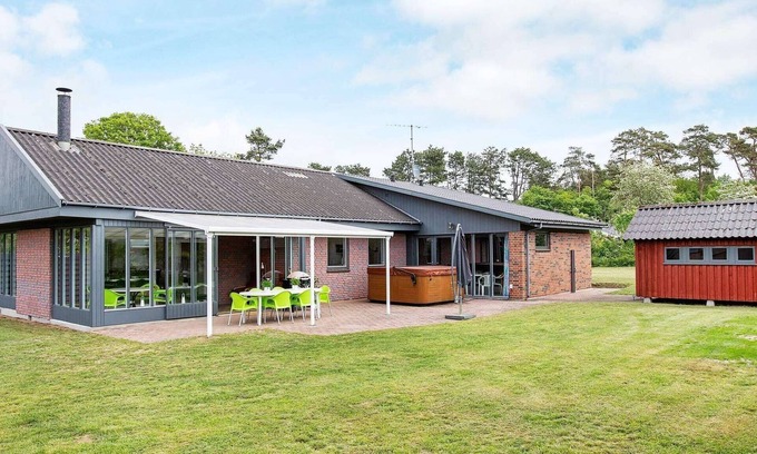 Ordrup Casa | 10 person holiday home in Fårevejle