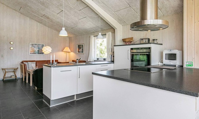 Hou Casa | 10 person holiday home in Hals