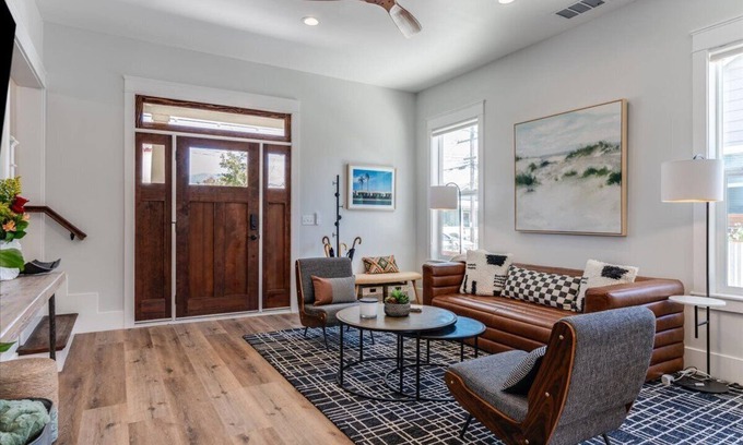 San Luis Obispo Casa | 10% reduced Nov. & Dec. Stylish Home in Downtown San Luis Obispo – 30 plus day