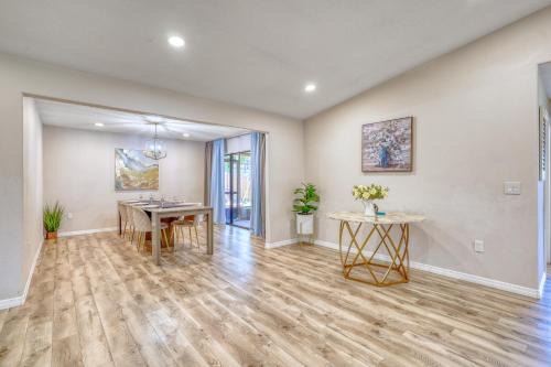 Lake Sarasota Casa | 10 sleeps 3bd 2bth house Hot tub free parking