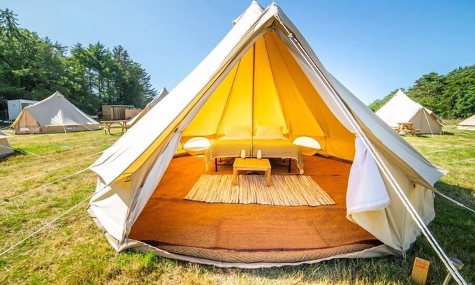 Llanfaethlu Cabina | 10 'Solaris' Bell Tent Glamping Anglesey