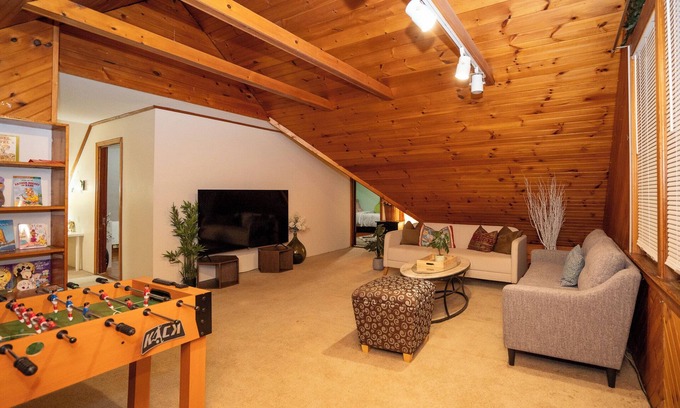 Milton Apartamento | 10-Spacious 5BR apt with gym, games room in the attic