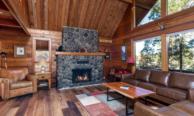 Sunriver Casa | 10 Stag Lane - Family/Dog Friendly Cabin, across from tubing hill and SHARC