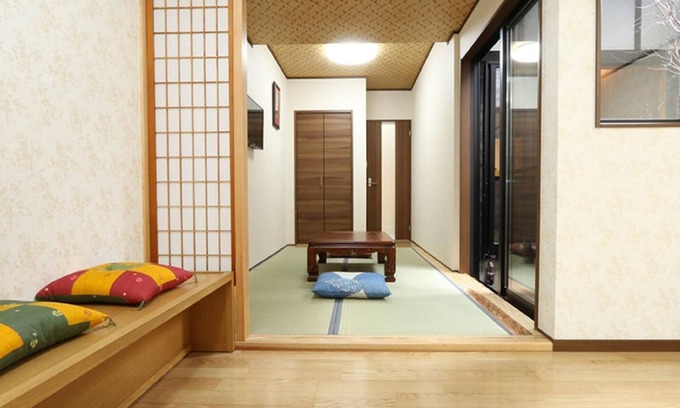 Yufuin Onsen Hotel | 100 freeflowing openair hot spring bath Separ / Yufu Ōita